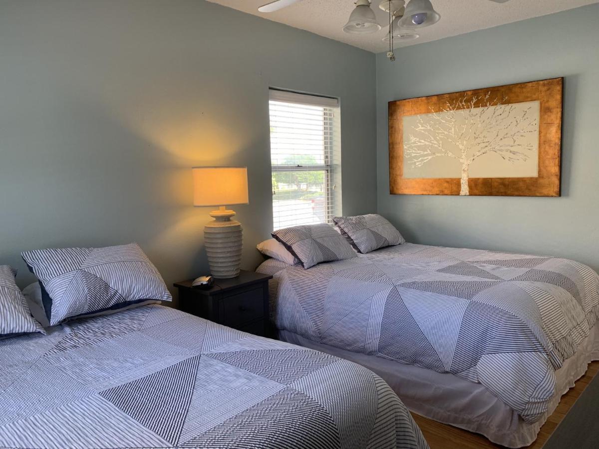 Cute One Bedroom At The Coral Resort Apts Clearwater Beach Exterior foto