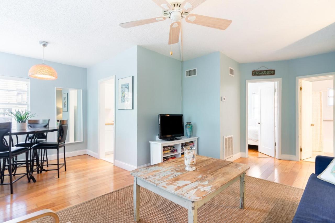 Cute One Bedroom At The Coral Resort Apts Clearwater Beach Exterior foto